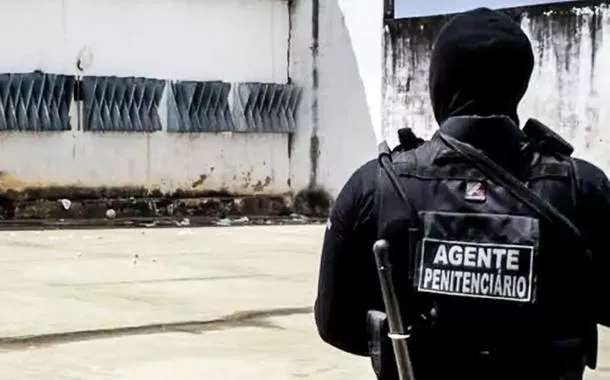 Conselho do Ministério da Justiça recomenda a Estados que policiais penais tenham armas de fogo mesmo fora de serviço