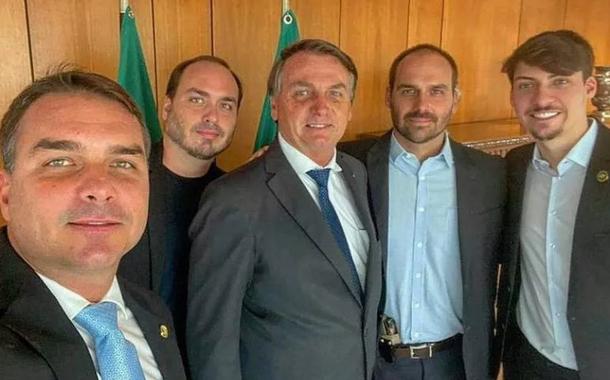 Flávio, Carlos, Jair, Eduardo e Jair Renan Bolsonaro