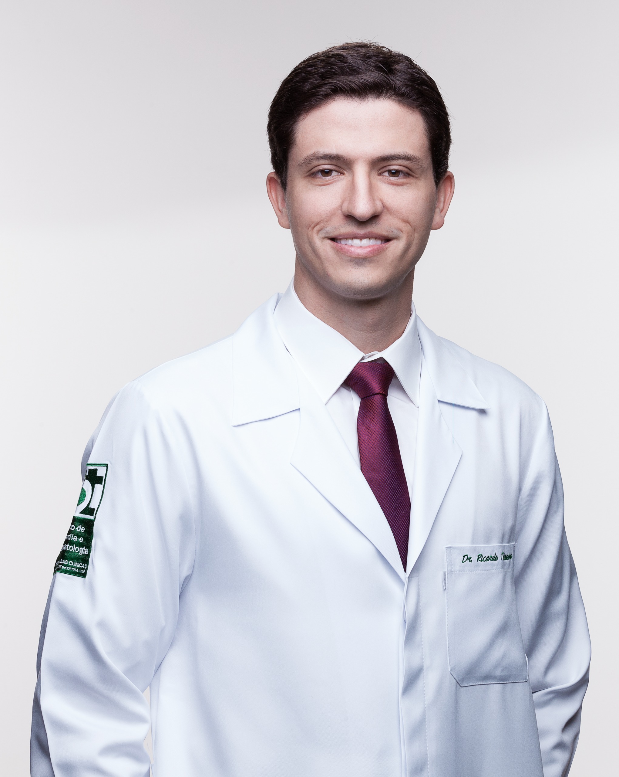 Tratamento personalizado e acompanhamento multidisciplinar para a espondilolistese segundo o Dr. Ricardo Teixeira