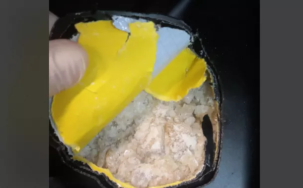 Holandesa é presa com 8,5kg de metanfetamina no Aeroporto do Galeão