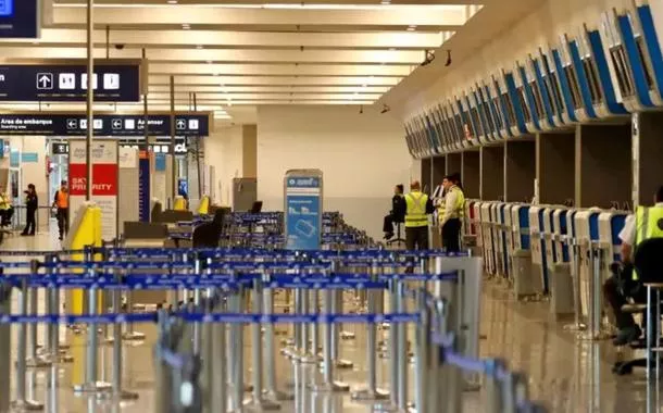 Aeroporto de Porto Alegre permanece fechado até 30 de maio devido às enchentes, afirma Fraport Brasil