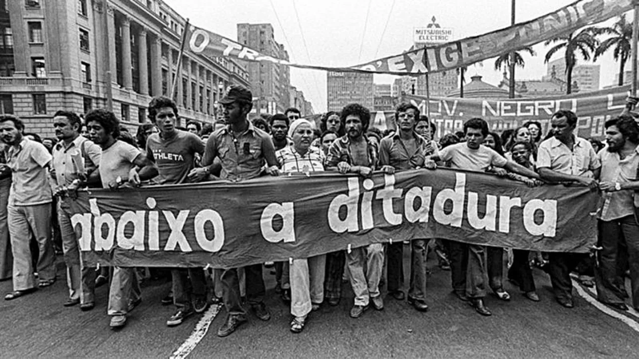 Protesto contra a ditadura militar