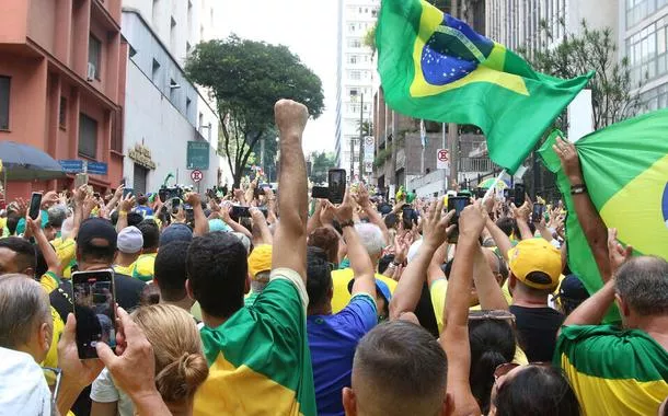 Fascistas usam discurso democrático para confundir