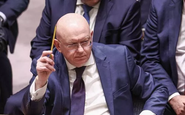 Rússia continuará operação militar na Ucrânia, já que o Ocidente só oferece planos de paz falsos, afirma embaixador na ONU