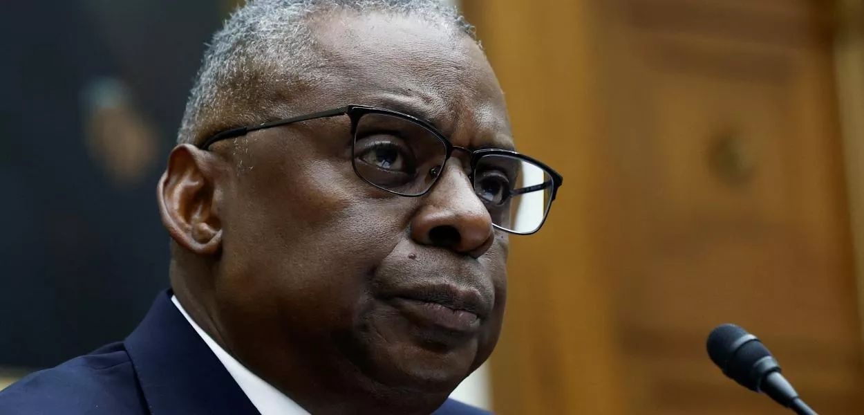 O secretário de Defesa dos EUA, Lloyd Austin, presta depoimento ao Comitê de Serviços Armados da Câmara no Capitólio, em Washington, EUA