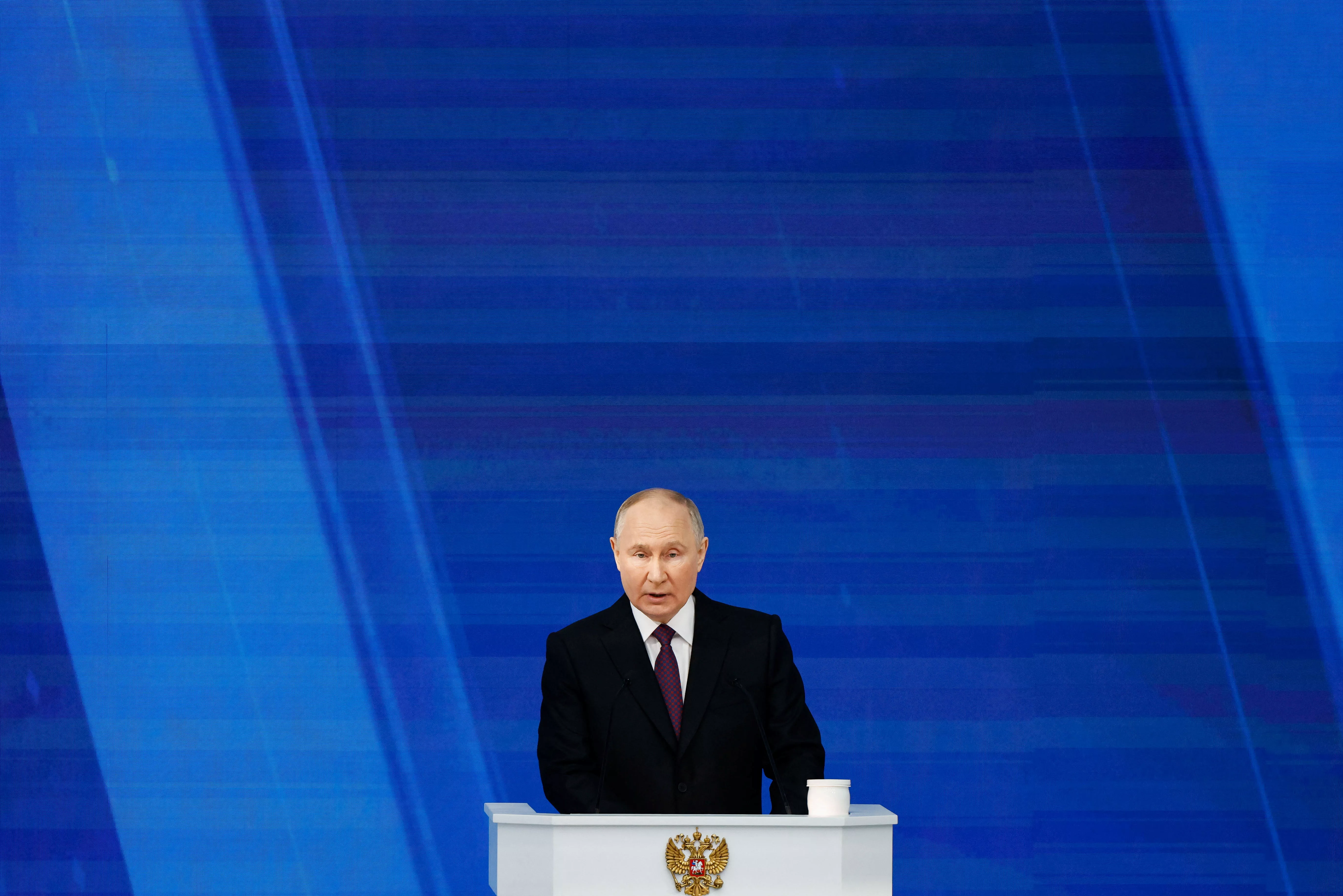 Vladimir Putin discursa perante a Assembleia Federal