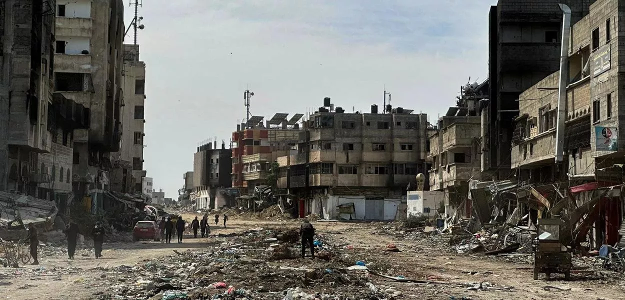 Casas danificadas no bairro de Zeitoun, em Gaza