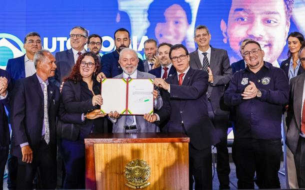 Presidente da República, Luiz Inácio Lula da Silva, durante assinatura de Mensagem de Envio ao Congresso Nacional do Projeto de Lei de Regulamentação do Trabalho por Aplicativos de Transporte de Pessoas