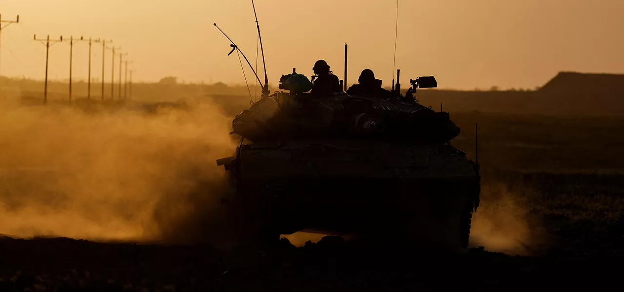 Tanque de guerra perto da fronteira Israel-Gaza no sul de Israel