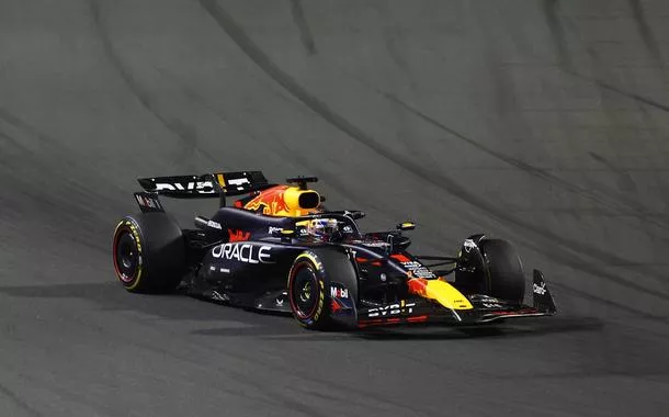 Max Verstappen mantém na Arábia Saudita sequência de vitórias