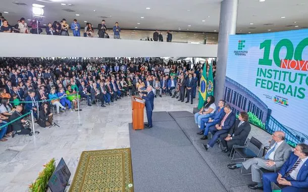 Lula: "é com a educação que a gente vai ser um país de primeiro mundo"