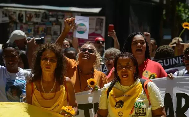 Ato por Marielle vira marcha pelas vítimas da violência do Estado