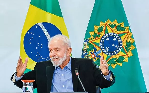 Governo Lula e representantes de montadoras alinham investimentos para carros bioelétricos no Brasil