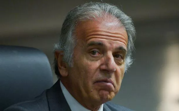 Mucio volta a defender compra de blindados israelenses e diz que oposição é "ideológica"