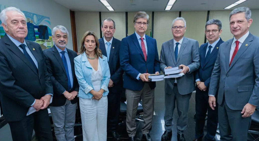 O procurador-geral da República, Paulo Gonet, encontra-se com senadores membros da CPI da Covid