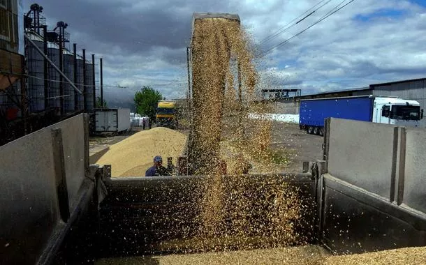 União Europeia fecha acordo sobre novos limites para importações de produtos agrícolas da Ucrânia