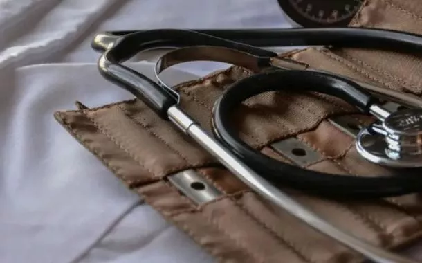 Brasil tem quase dois casos por dia de exercício ilegal da medicina