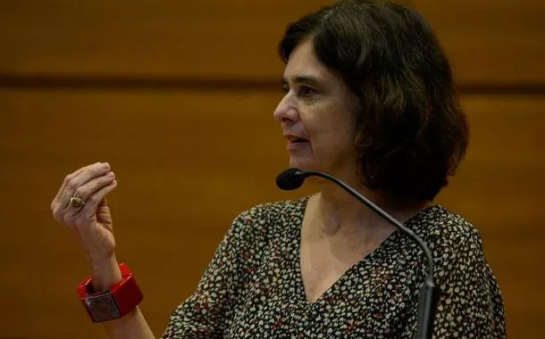 Ministra da Saúde desmente fake news sobre suposto desabastecimento de vacinas no Rio Grande do Sul