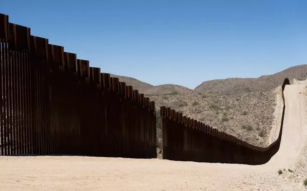 Tribunal dos EUA mantém em suspenso lei de segurança na fronteira do Texas