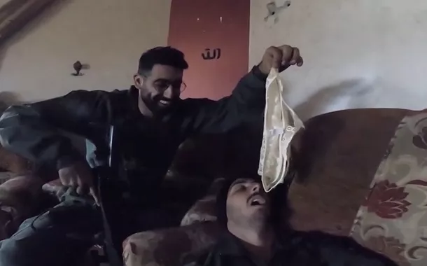 Soldados israelenses brincam com roupas íntimas de mulheres de Gaza em publicações online