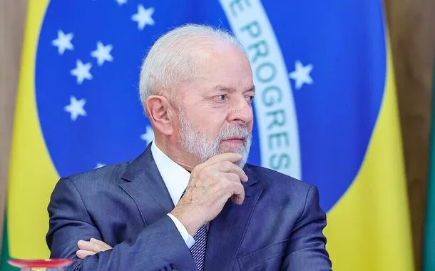Lula diz que mundo tem arquitetura financeira disfuncional que fomenta desigualdades