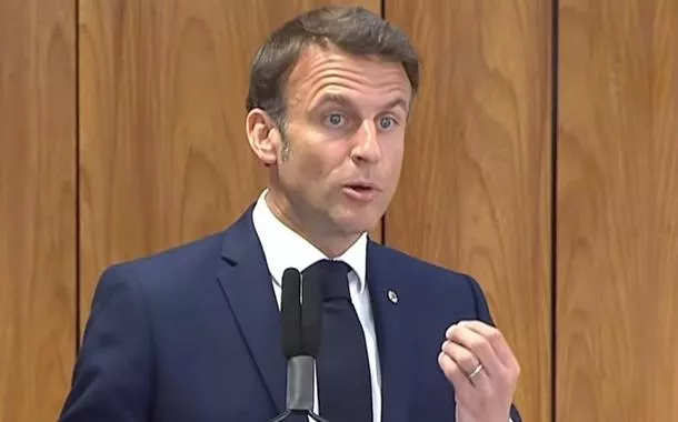 Macron é o problema? Presidente francês evita discrição antes de eleições e vê risco aumentar
