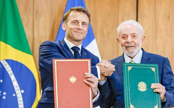Brasil e França assinam 21 acordos em visita de Macron