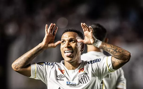 Santos vence o Palmeiras e abre vantagem no Paulistão (vídeo)