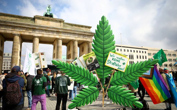 Alemanha descriminaliza parcialmente o uso de maconha a partir de hoje