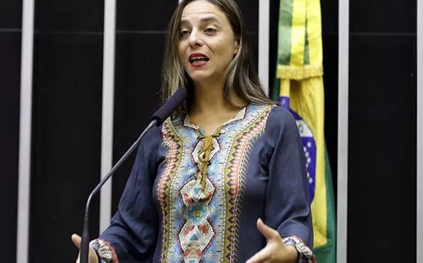 Fernanda Melchionna exige explicações sobre contratos milionários entre FAB e empresa de Israel