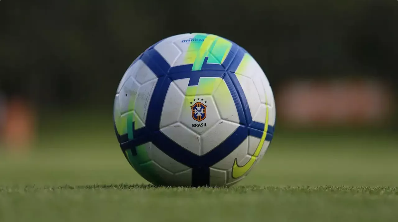 Bola de futebol