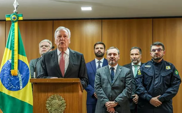 Após 50 dias de buscas, ministro classifica captura como "vitória"