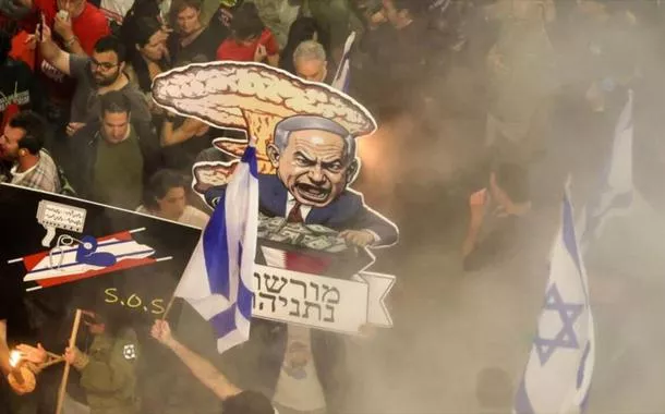 Manifestantes em Israel protestam contra Netanyahu