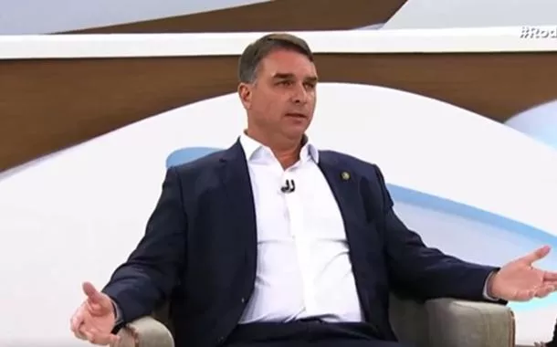 Flavio Bolsonaro relata projeto que pode privatizar praias brasileiras