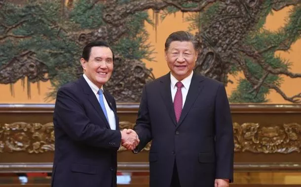 Xi Jinping reúne-se em Pequim com Ma Ying-jeou, ex-líder de Taiwan