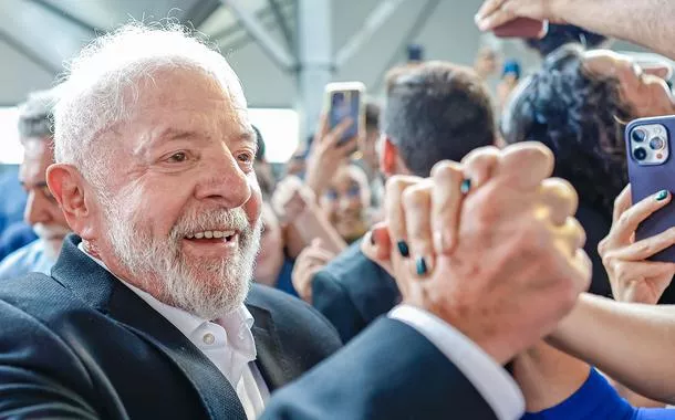 No 1º de Maio, Lula celebra geração de empregos: “governo que respeita, valoriza e dialoga com os trabalhadores”