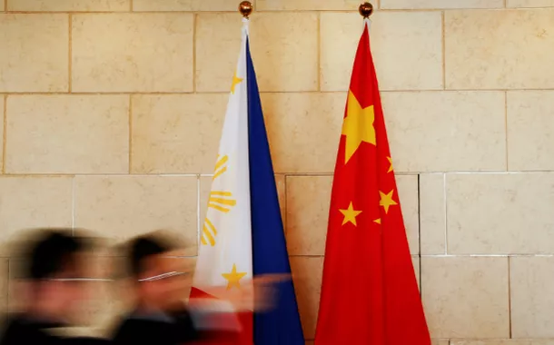 Bandeiras de Filipinas e China