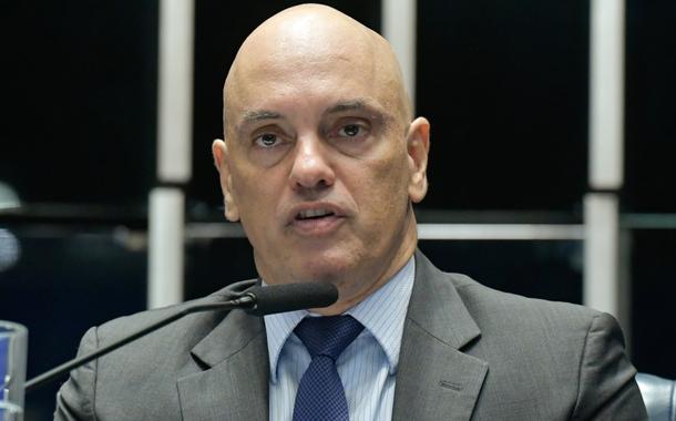 Moraes mantém prisão de suspeitos de ameaçar sua família, mas se declara impedido de conduzir o processo