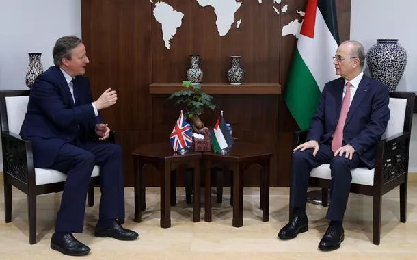 Primeiro-ministro palestino discute com ministro britânico do exterior necessidade de intensificar esforços humanitários em Gaza