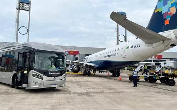 Mobilidade sustentável: Curitiba testa ônibus elétrico da BYD em aeroporto