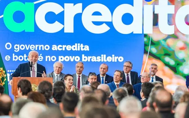 Programa Acredita é 'um pontapé extraordinário para criar uma sociedade de classe média', diz Lula