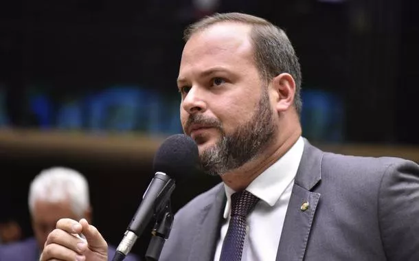 Após ataques, deputado anti-MST é desligado da vice-liderança do governo na Câmara