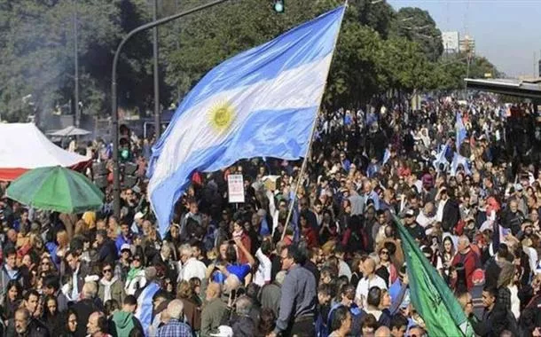 Greve geral na Argentina vai afetar 7 milhões de pessoas; Milei ameaça cortar salários de grevistas