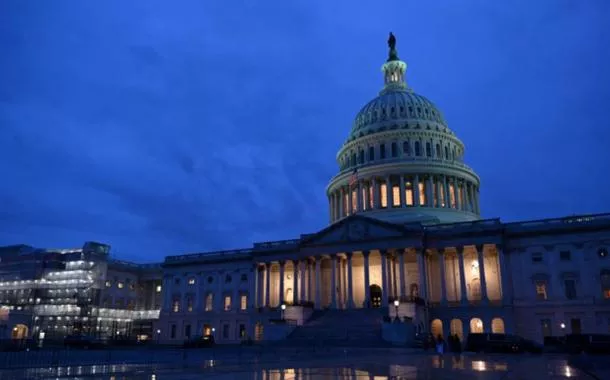 Senadores dos EUA desafiam Trump e avançam com leis duras contra a China