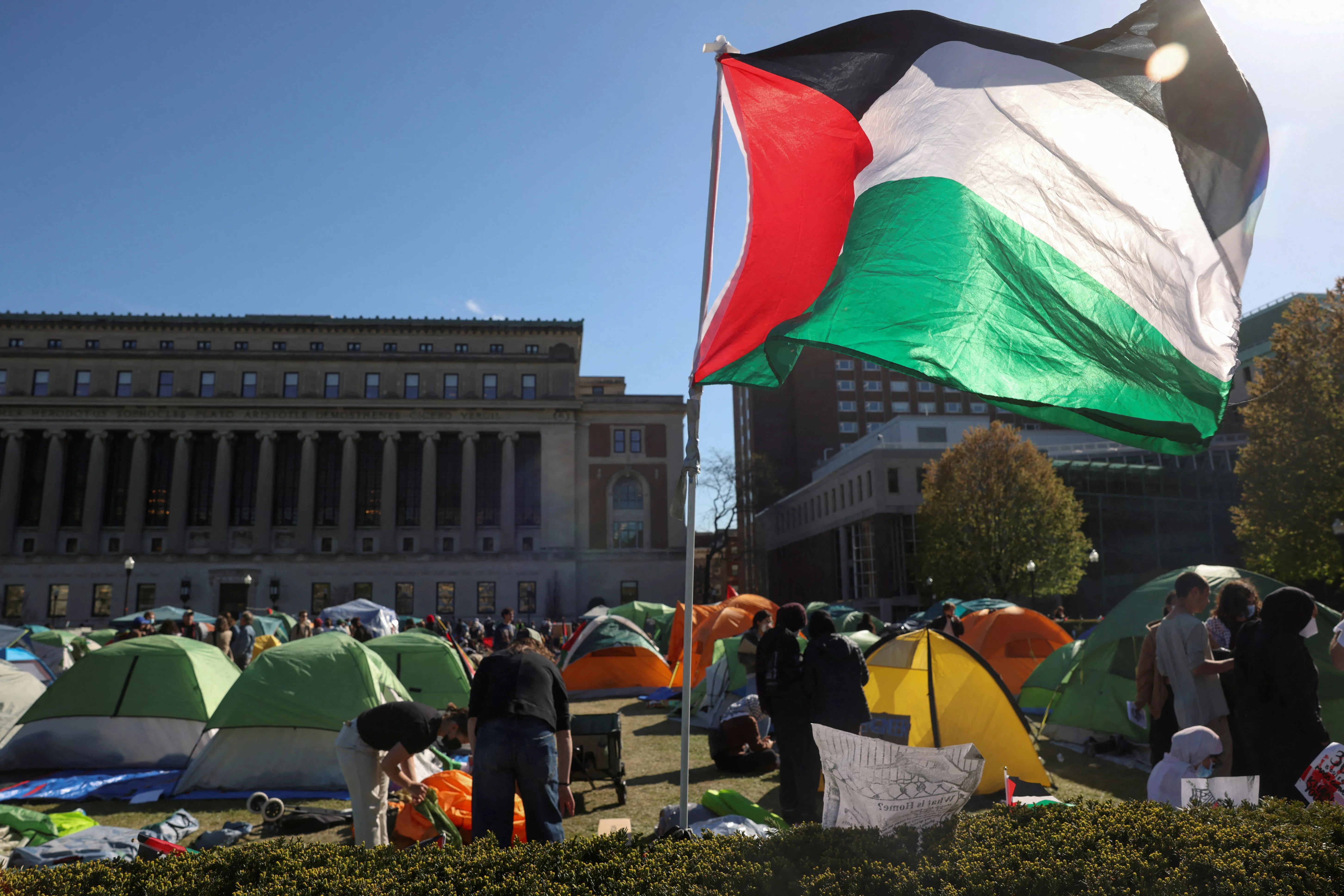 Estudantes dos EUA protestam contra genocído na Palestina