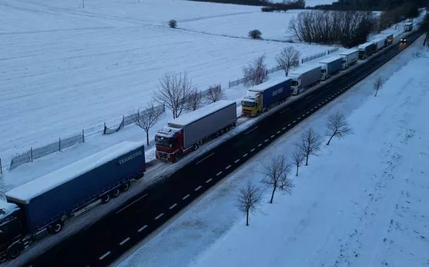 Caminhões bloqueiam fronteira Polônia-Ucrânia em Potoki