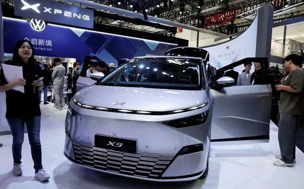 Tentativa da Tesla de lançar veículos autônomos na China enfrenta poderosos concorrentes