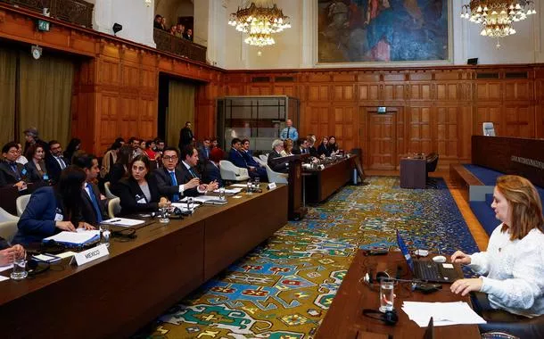 México diz à Corte Mundial que invasão de embaixada no Equador foi ilegal