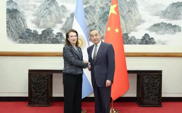 China está pronta para ser 'parceira confiável' da Argentina e ajudá-la economicamente