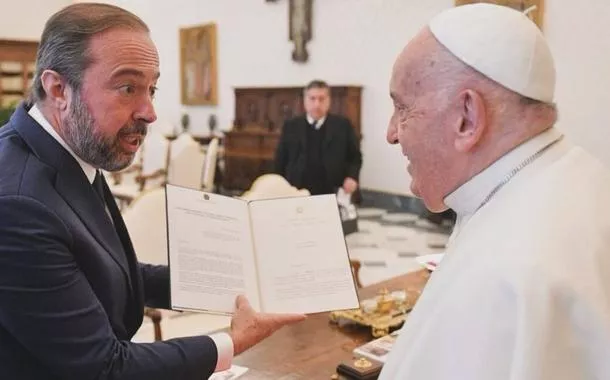 Papa e Alexandre Silveira discutem transição energética no Vaticano